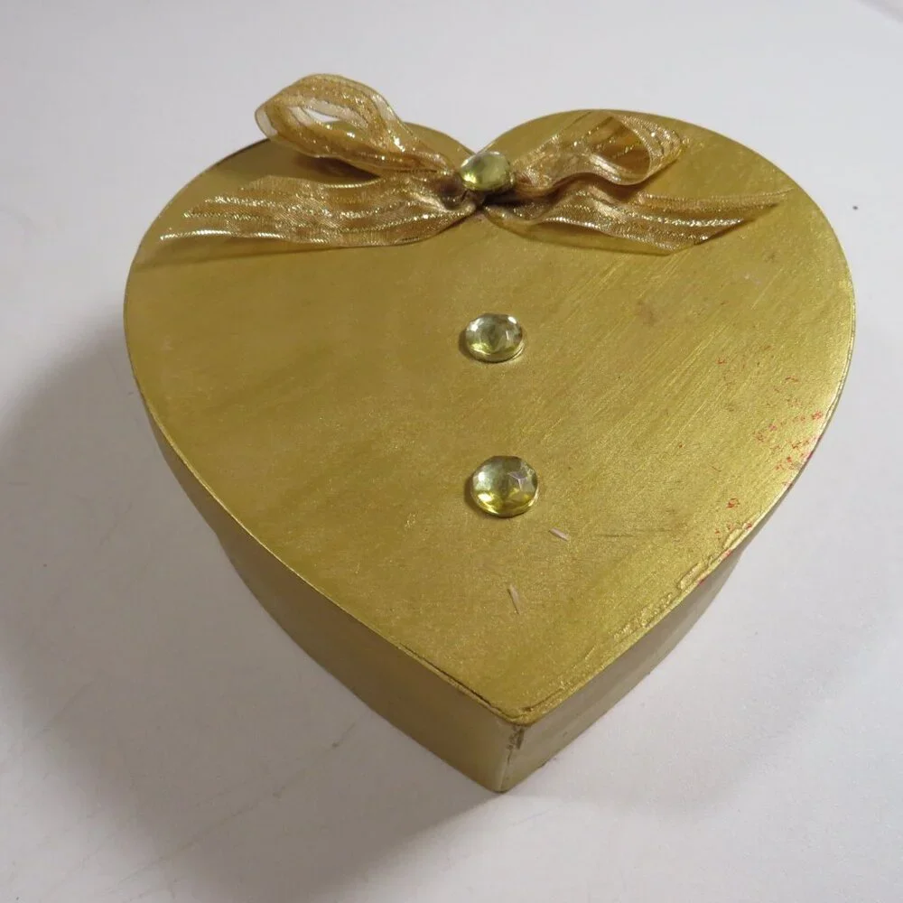 Collection of (8) valentine’s gift boxes (NEW)